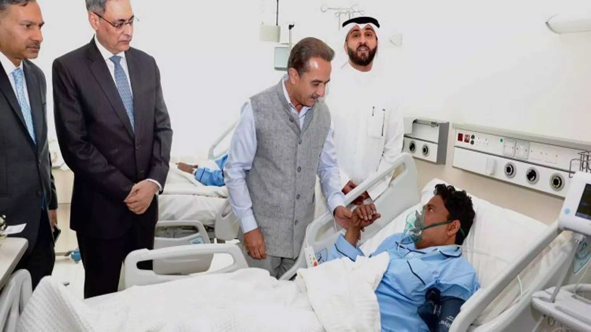 केंद्रीय मंत्री केवी सिंह ने की कुवैती विदेश मंत्री से मुलाकात, शवों को भारत लाने की तैयारी केंद्रीय मंत्री केवी सिंह ने की कुवैती विदेश मंत्री से मुलाकात, शवों को भारत लाने की तैयारी